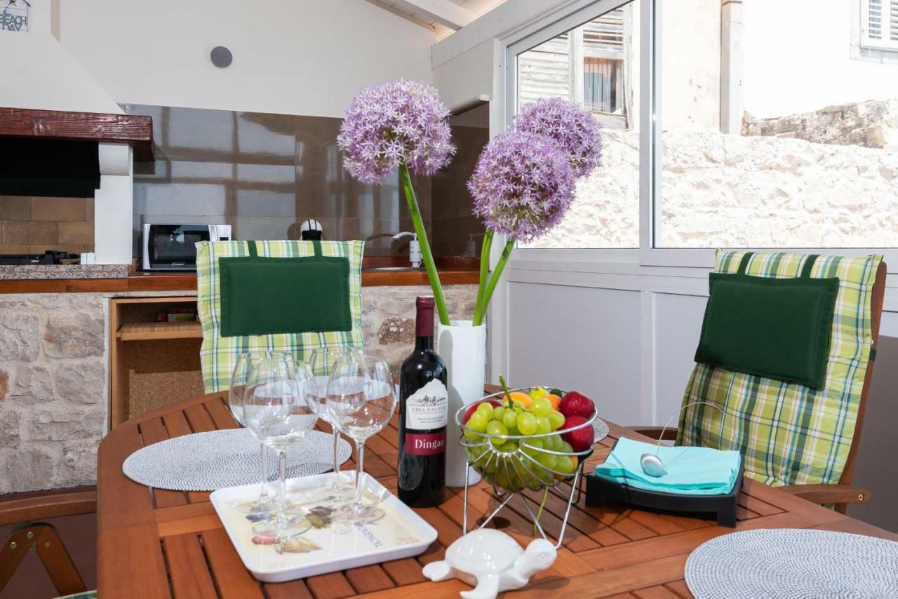 Holiday Home Luna Оребич Экстерьер фото